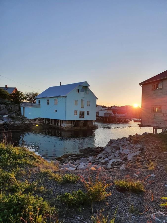 Lysvoldbrygga Bed and Breakfast Henningsvær Esterno foto