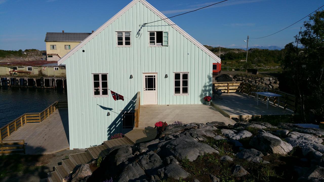 Lysvoldbrygga Bed and Breakfast Henningsvær Esterno foto