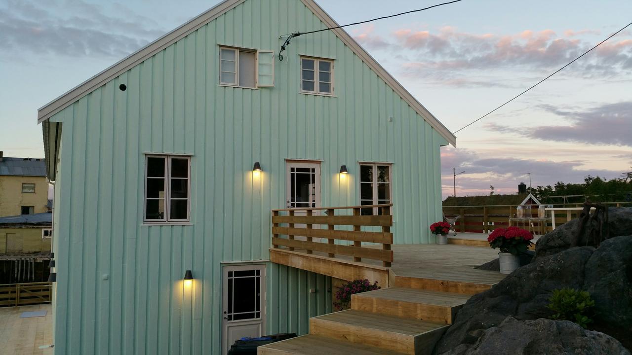 Lysvoldbrygga Bed and Breakfast Henningsvær Esterno foto
