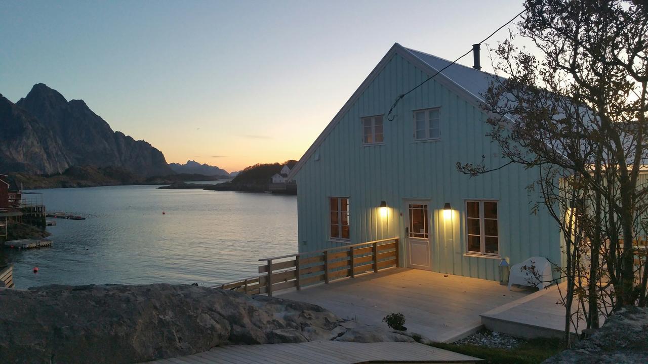 Lysvoldbrygga Bed and Breakfast Henningsvær Esterno foto