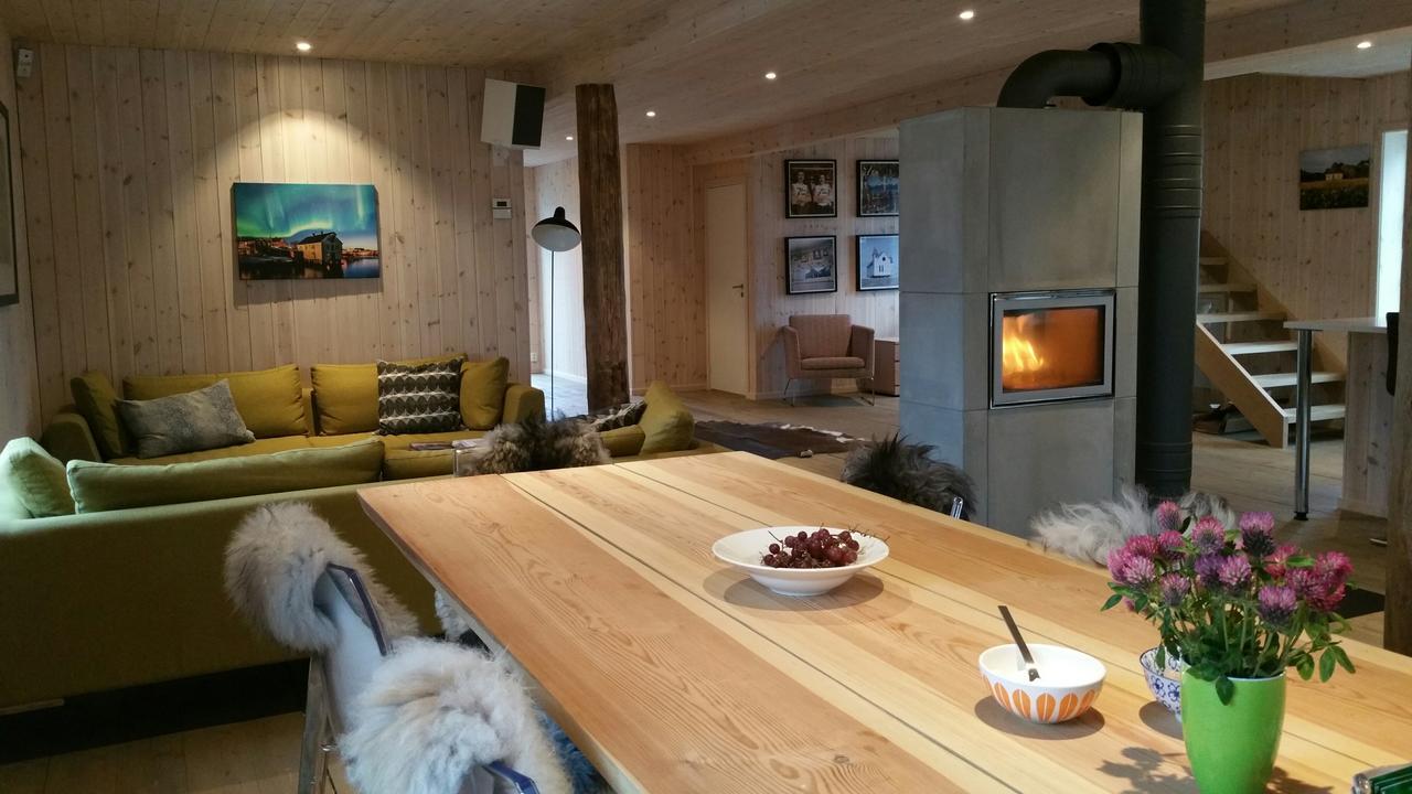Lysvoldbrygga Bed and Breakfast Henningsvær Esterno foto