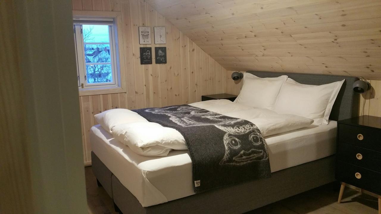 Lysvoldbrygga Bed and Breakfast Henningsvær Esterno foto