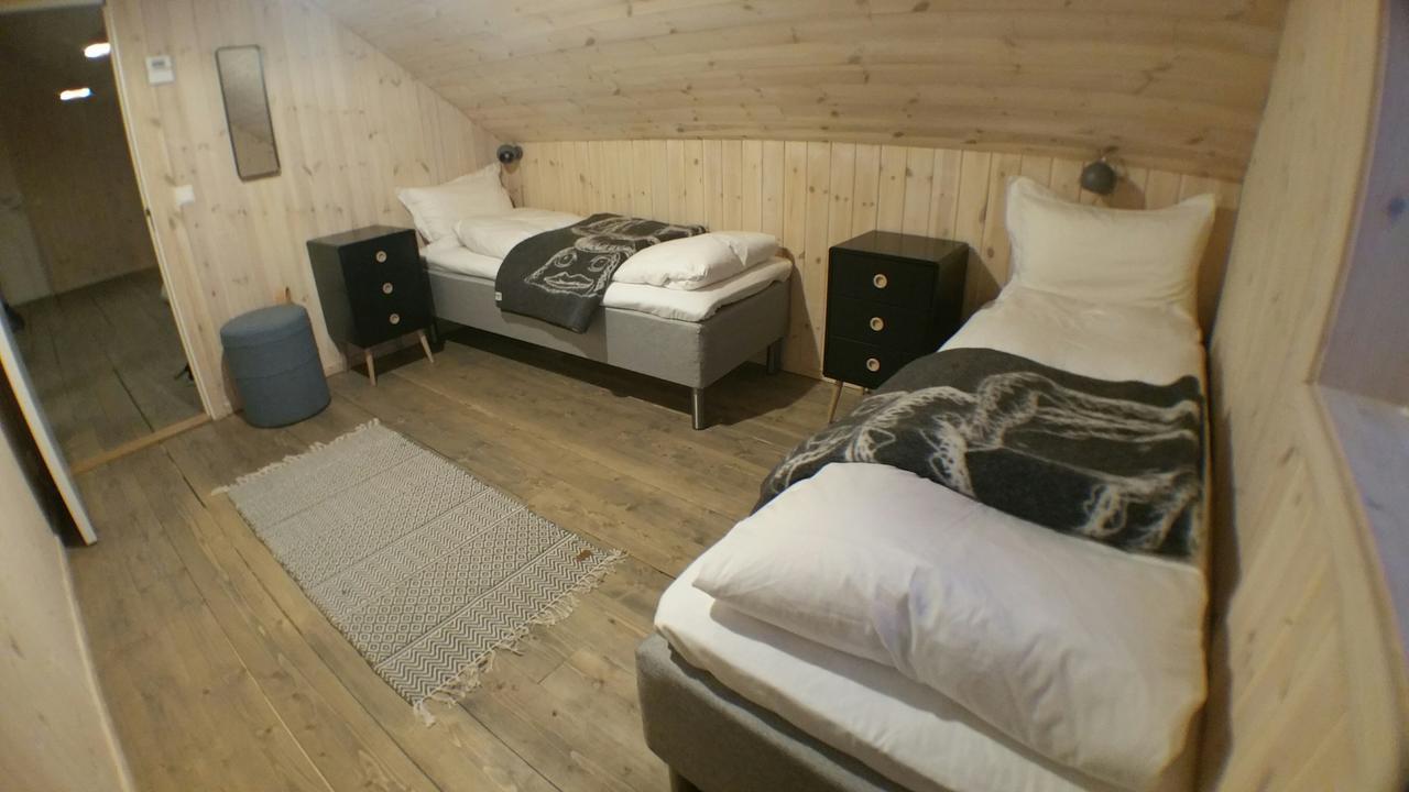Lysvoldbrygga Bed and Breakfast Henningsvær Esterno foto
