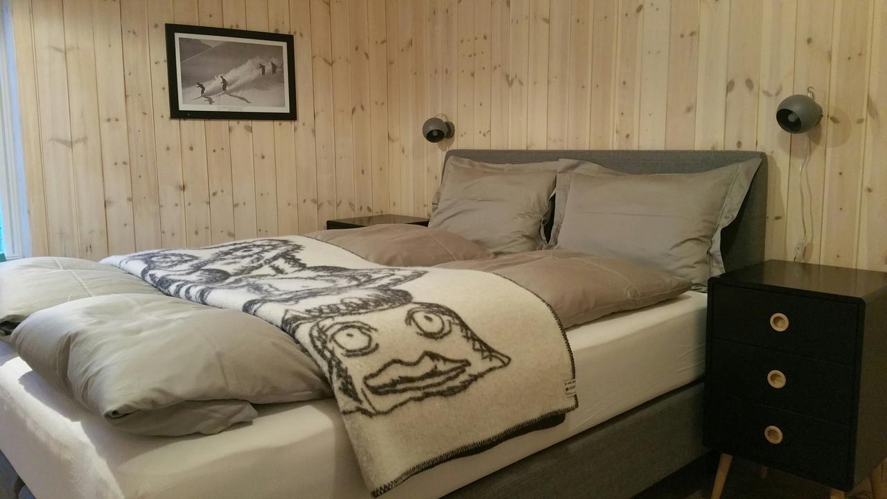 Lysvoldbrygga Bed and Breakfast Henningsvær Esterno foto