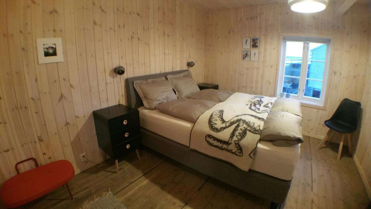 Lysvoldbrygga Bed and Breakfast Henningsvær Esterno foto