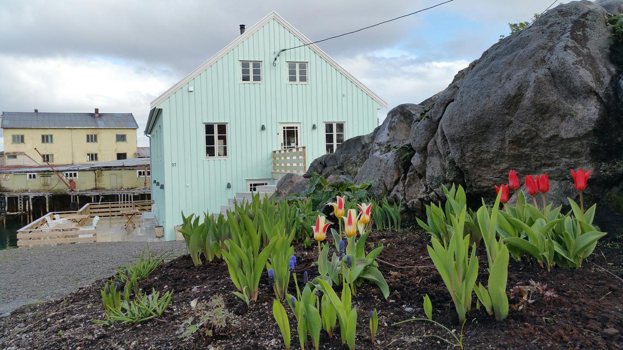 Lysvoldbrygga Bed and Breakfast Henningsvær Esterno foto